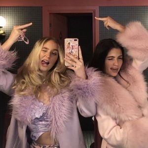 Meet your Posher, Chloe